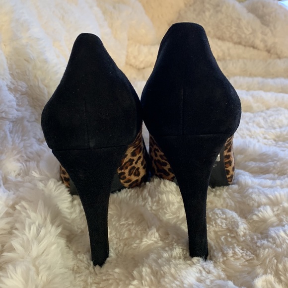 Leopard Print Pumps - Picture 3 of 4